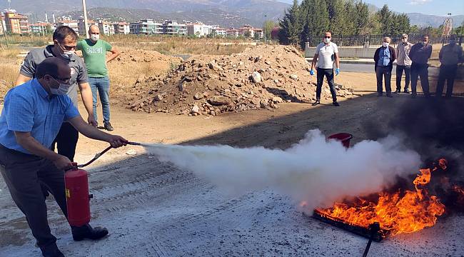 Büyükşehir'den muhtarlara afet eğitimi  