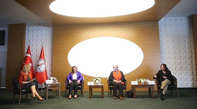 Karşıyaka'da Toplumsal Cinsiyet eşitliği Paneli'nin ilk oturumu tamamlandı  