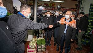 Kılıçdaroğlu İzmir'de hal esnafıyla buluştu