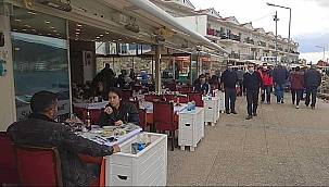 Kontrollü normalleşmede Foça'ya yoğun ilgi!