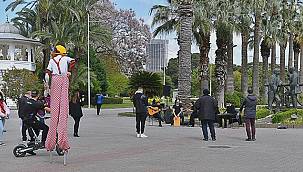 Büyükşehir hem İzmir'i sanatla buluşturdu hem sanatçılara destek oldu 