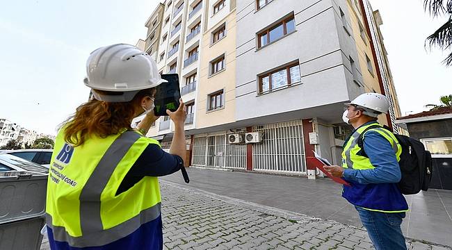 İzmir Büyükşehir Belediyesi 100 mühendisle yapı stoku envanteri için sahada 
