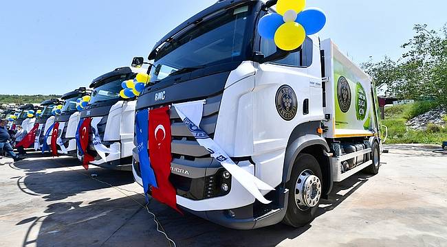 İzmir'de temizlik seferberliği sürüyor: Büyükşehir'den Buca'ya 28 araçlık filo desteği  