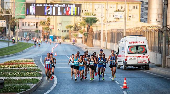 Maratonİzmir'de yarı dünya turu 