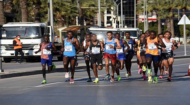 Maratonİzmir tarihe geçti   