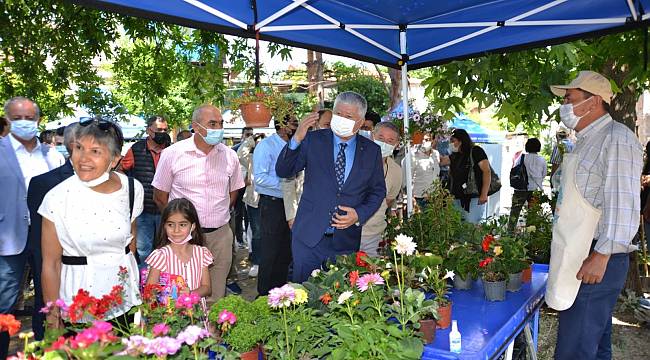 Bergama üretici pazarı açıldı 