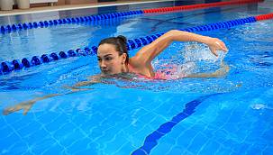 Ege Üniversitesi "Yüzme Bilmeyen Kalmasın" diyor 