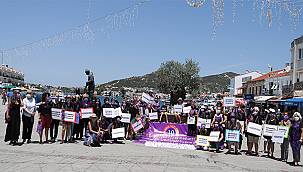 Foçalı kadınlar Demokrasi Meydanı'ndan seslendi: "İstanbul Sözleşmesi'nden vazgeçmiyoruz!" 