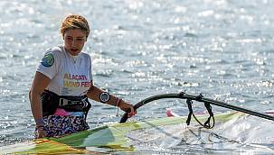 Rüzgar sörfünde yeni bir yıldız: Yeni Foça'dan Milli Takıma 