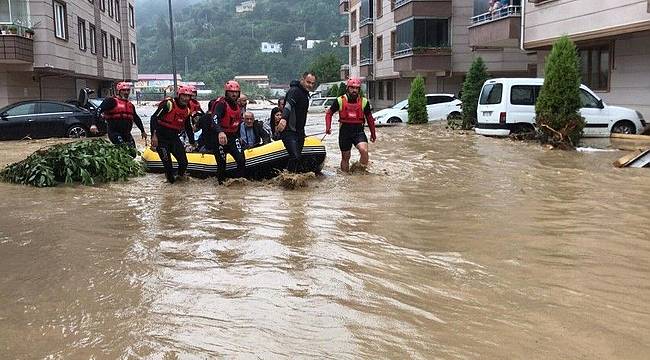 AKUT'tan Açıklama: Arhavi sel felaketinde 576 kişi ve 4 köpek tahliye edildi