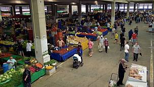 Aliağa Belediyesi'nden Örnek Pazar Yeri 