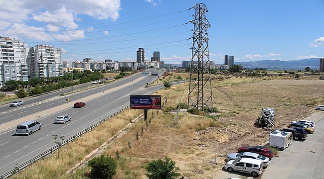 Çiğli'de sökülecek ağaçlar, tramvay gelince tekrar dikilecek 