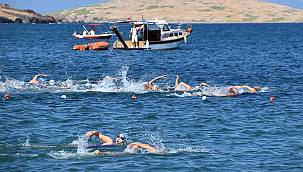 Foça'da Açık Su Yüzme Şampiyonası 