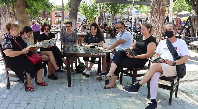 Foça'da bağımlılıkla mücadele için kitap okuma etkinliği düzenlendi 