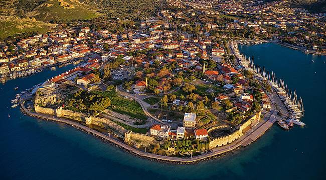 Foça'nın sıra dışı kaymakamı, belediye başkanı ve kamyon şoförü