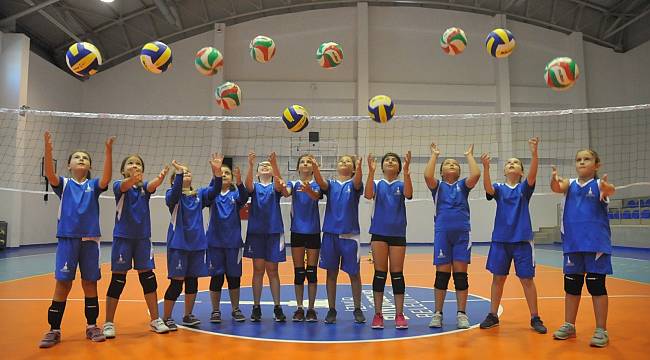 İzmir Büyükşehir Belediyesi Spor Okulları yeniden açılıyor 