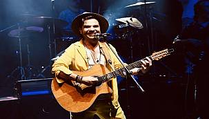 Kenan Doğulu performansıyla Marmaris ve Bodrum'u salladı