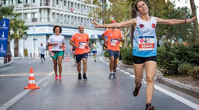 9 Eylül İzmir Yarı Maratonu'na rekor katılım 