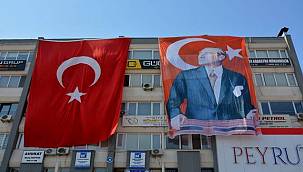 Aliağa, Büyük Zafer İçin Bayraklarla Donatıldı