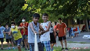 Bayraklılı çocuklar hem eğlendi hem spor yaptı 