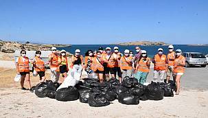 Foça Çanak Koyu'nda çevre temizliği
