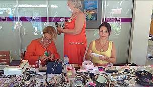 Foça'da sokak hayvanları yararına kermes düzenlendi 