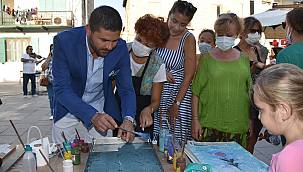 Foça Sanat Sokağında Ebru Atölyesi ve Müzik Dinletisi 