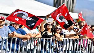 İzmir İş Dünyası 30 Ağustos'u kutladı 