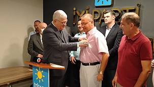 MHP'Lİ FOÇA BELEDİYE MECLİS ÜYESİ OSMAN MERT İYİ PARTİ'YE KATILDI 