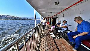 Nostalji vapuru 65 yaş üzeri yolcular için seferde 