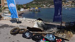 Araba lastiği de çıktı içecek kutusu da 