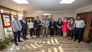 Başkan Soyer İzmir Barosu Başkanı Özkan Yücel'i ziyaret etti 