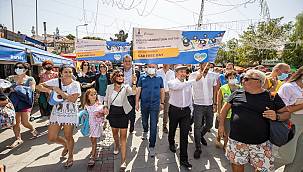 Başkan Tunç Soyer, Foçalıların yoğun ilgisiyle karşılaştı 