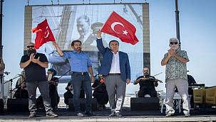 Batur, İzmir'den barış ve iktidar mesajı verdi 