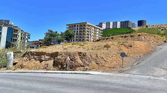 Bayraklı'ya yeni park! Yeşil alan da var, futbol sahası da 