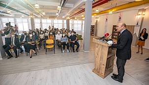 Ebeveyn Akademisi'nin ilk dersinde Başkan Soyer sürprizi 