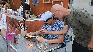 FOÇA SANAT SOKAĞINDA SANAT VAR HAYAT VAR UMUT VAR