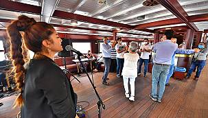 Huzurevi sakinleri Körfez turuna çıktı 