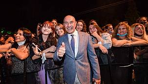 İEF'de renkli geceler 