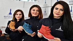 İzmir Büyükşehir Belediyesi'nden 20 bin öğrenciye destek 