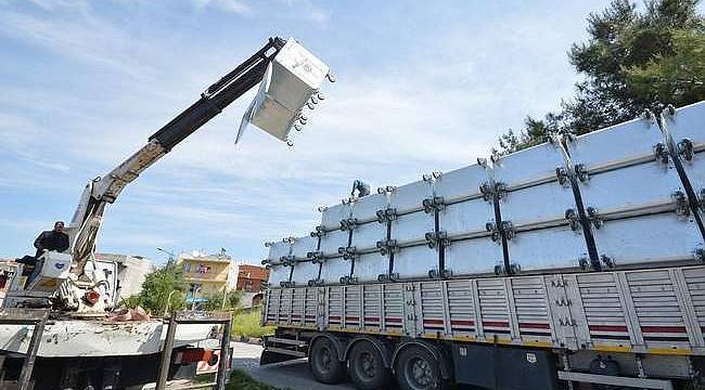 İzmir Büyükşehir Belediyesi'nden ilçelere 5 bin 500 çöp konteyneri 