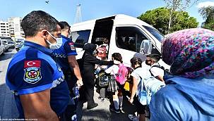 İzmir zabıtasından öğrenci servislerine sıkı denetim 
