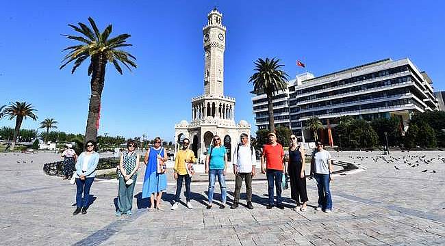 Uluslararası Kültür Zirvesi'nin konukları İzmir'i adımladı 