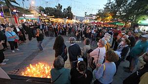'Ankara Gar Katliamı'nda yaşamını yitirenler Foça'da anıldı 