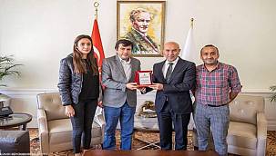 Başkan Soyer Bucalı apartman görevlilerini ağırladı 