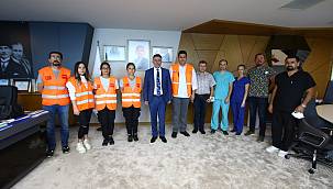 Bayraklı'da hayvanseverlere 'arama - kurtarma' eğitimi