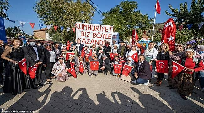 "Cumhuriyetimizi hamasetle değil; alın terimiz ve zekamızla yaşatıyoruz" 