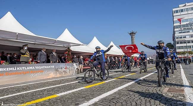 İzmir'de Cumhuriyet kutlamaları coşkuyla sürüyor 