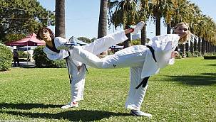 İzmirli tekvandoculardan dördü Avrupa yolcusu 