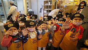 Karşıyakalı minikler pasta yapma atölyesinde!